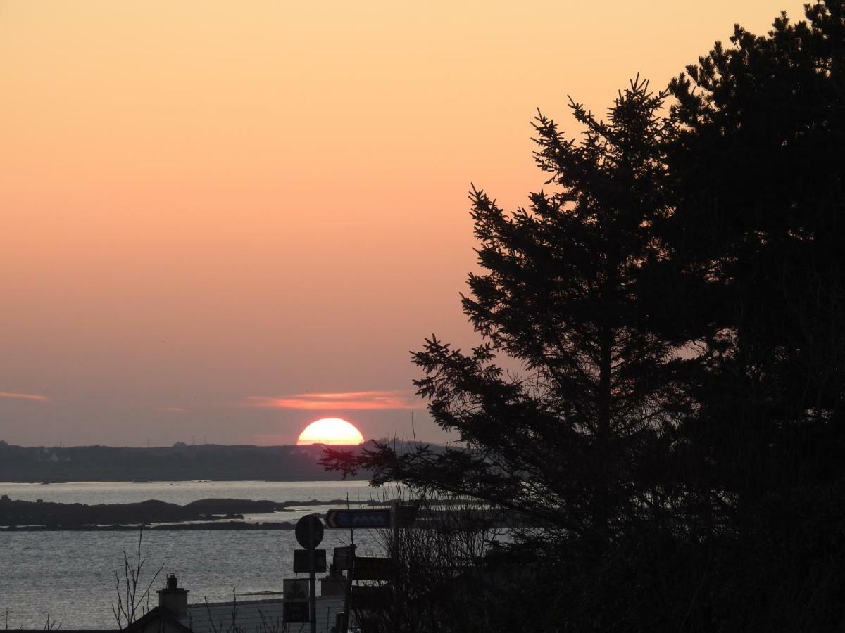 Inisean Ocean View Bed & Breakfast Dungloe Exterior photo